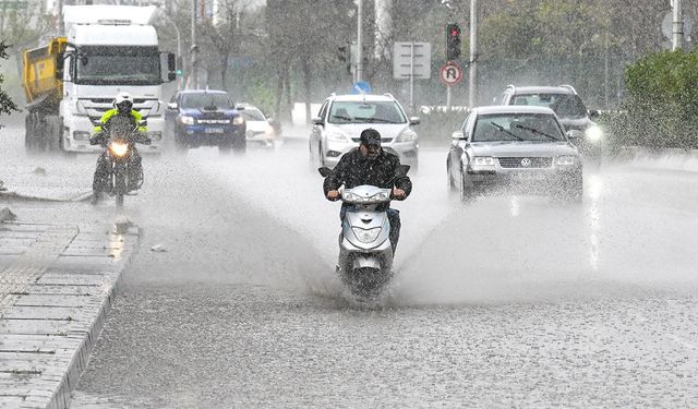 4 il için "sarı" uyarı! Kuvvetli yağış geliyor