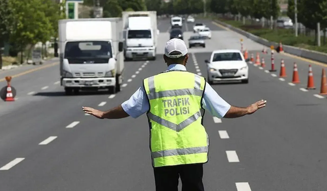 Trafik Denetimlerinde 466 Bin Araç ve Sürücüye Ceza