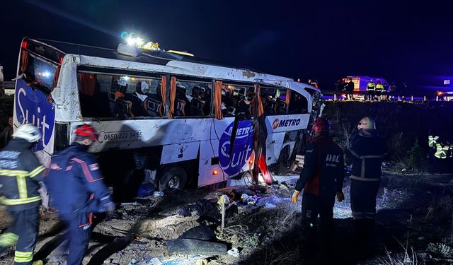 Ankara -Aksaray kara yolunda trafik kazası: 6 kişi öldü, çok sayıda yaralı