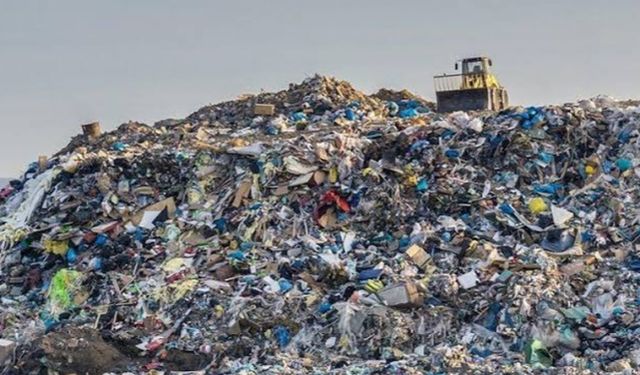 Ticari ilişkilerin devam ettiği tartışılırken İsrail'in çöplerini de aldığımız ortaya çıktı