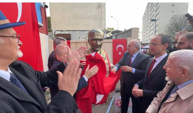 Trabzonlular Derneği Fransa'ya Atatürk büstü dikti! Açılışını İYİ Partili Şükrü Kuleyn yaptı