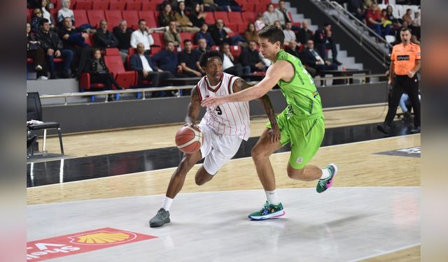 Manisa Basket, lider TOFAŞ'a uzatmada kaybetti