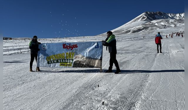 Erciyes Kayak Merkezi'nde yeni sezon coşkusu