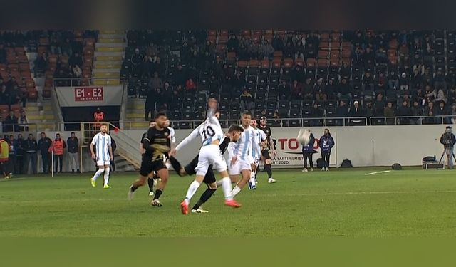 Erzurumspor FK, Çorum FK'yı 1-0 Mağlup Etti