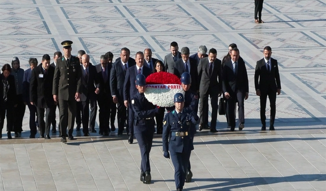 Anahtar Parti Heyeti Anıtkabir’i Ziyaret Etti