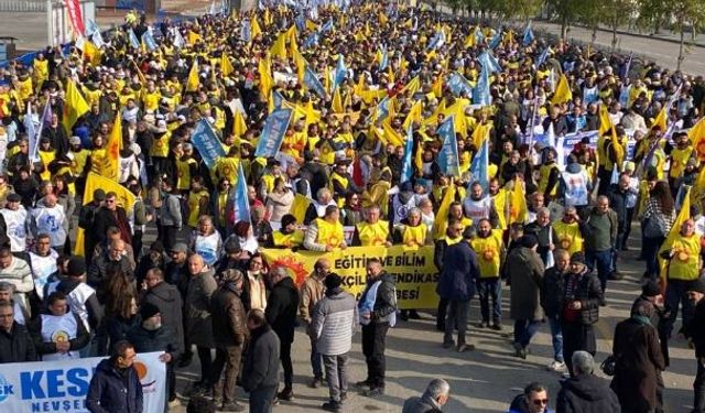 ‘Geçinemiyoruz’ mitingi: Binlerce yurttaş Ankara'da toplandı