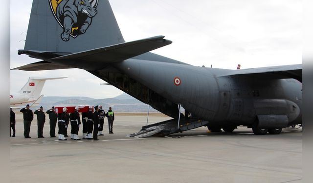 Helikopter Kazasında Şehit Olan Askerler Törenle Uğurlandı