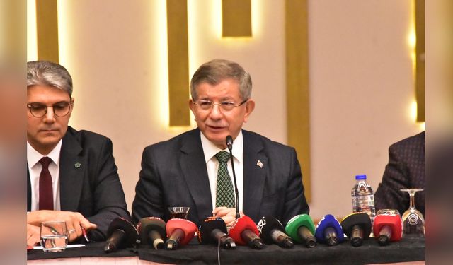 Davutoğlu'ndan Birlik Çağrısı: Herkese El Uzatıyorum