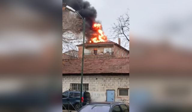 Bursa'da Çatı Yangını Paniğe Neden Oldu