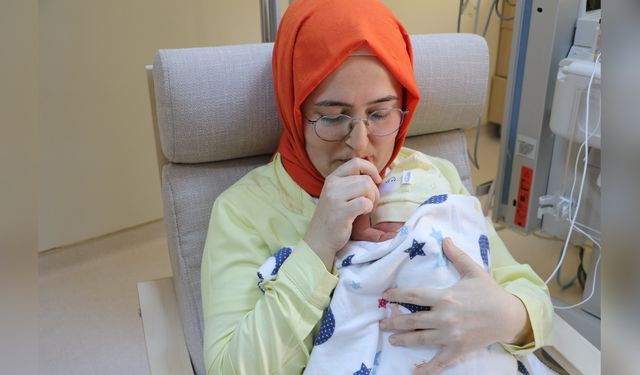 Yoğun Bakımda Prematüre Bebekler İçin Ten Tene Temas Uygulaması