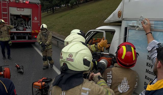 Esenyurt'ta Zincirleme Trafik Kazası: Üç Yaralı