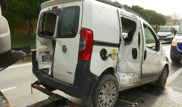 Esenyurt'ta meydana gelen zincirleme trafik kazasında 8 kişi yaralandı