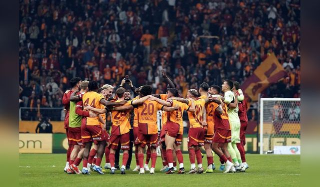 Galatasaray, İlk Yarının Zirvesinde