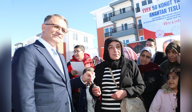 Van'da İhtiyaç Sahibi Kadınlar Yeni Konutlarına Yerleşti