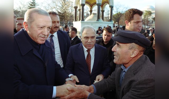 Erdoğan, Sultanahmet'te Regaip Kandili'ni Kutladı