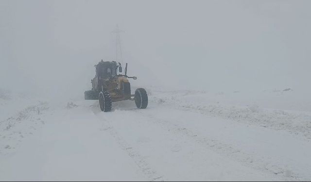 Siirt'te Kış Koşulları Ulaşımı Zorlaştırdı: 32 Köy Yolu Kapandı