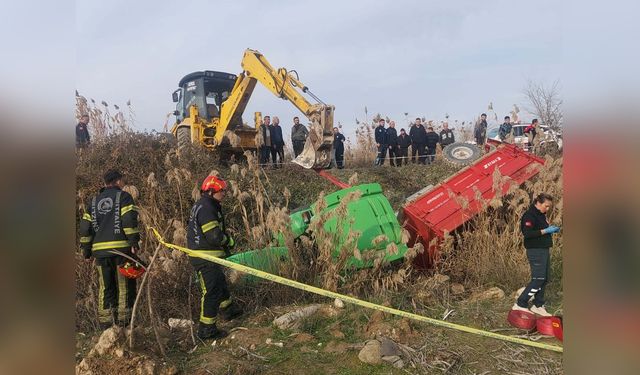 Traktör Devrilmesi Sonucu Dede Hayatını Kaybetti, Torun Kurtuldu