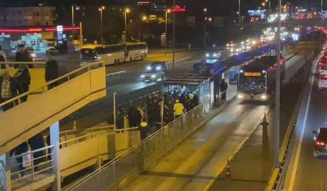 Metrobüste Rastgele Ateş Açan Şüpheli Gözaltında