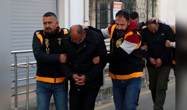 İki Kardeşin Evinde 11 Ruhsatsız Tabanca Ele Geçirildi