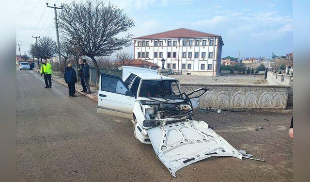 Bahçe Duvarına Çarpan Otomobil Kazasında Sürücü Hayatını Kaybetti