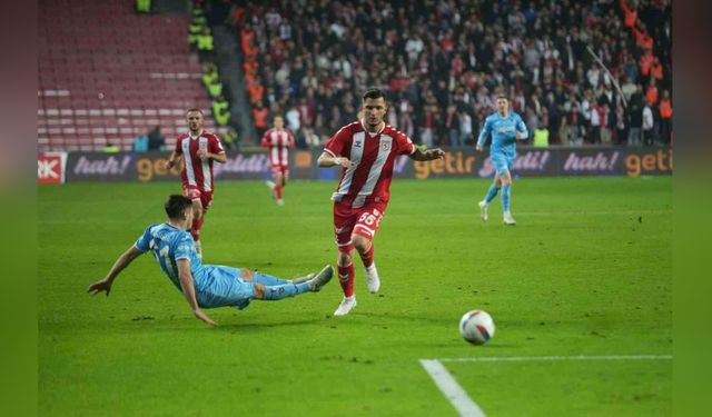 Samsunspor, Trabzonspor'u İlk Yarıda Geçti