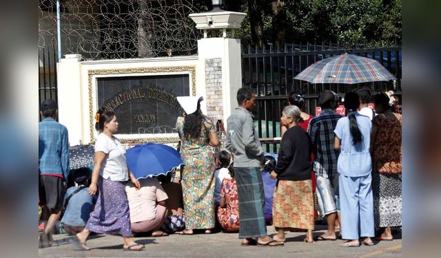 Myanmar Hükümeti, 5 Bin 864 Mahkumu Affetti