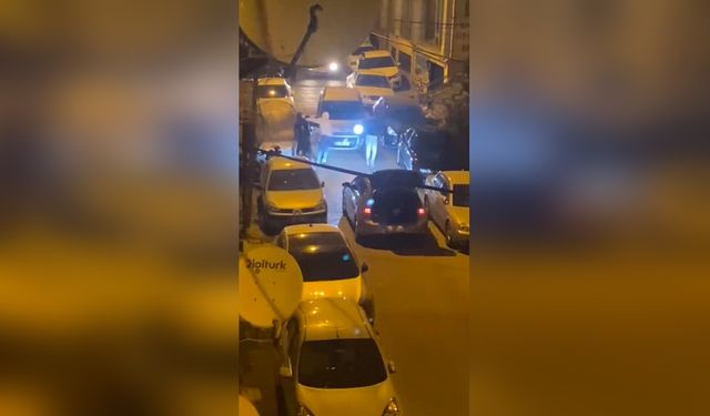 İstanbul'da Trafik Kavgası: Tekme ve Yumruklar Havada Uçuştu