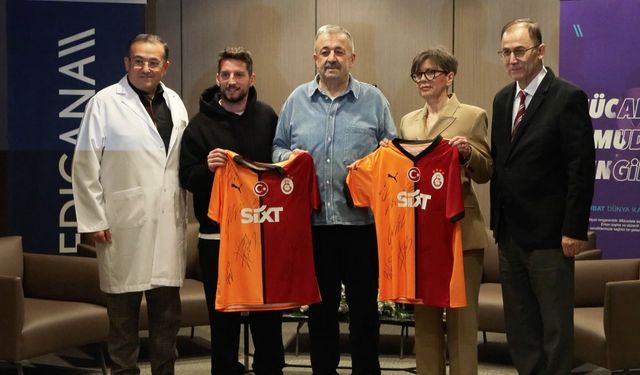 Galatasaraylı Futbolcular, Kanser Günü İçin Farkındalık Yaratıyor