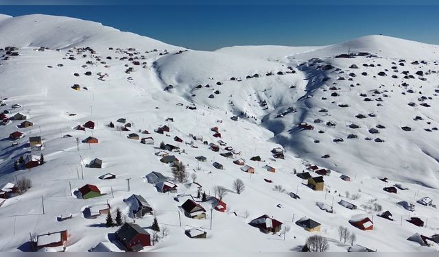 Karadeniz Zirvelerindeki Büyüleyici Kış Manzarası