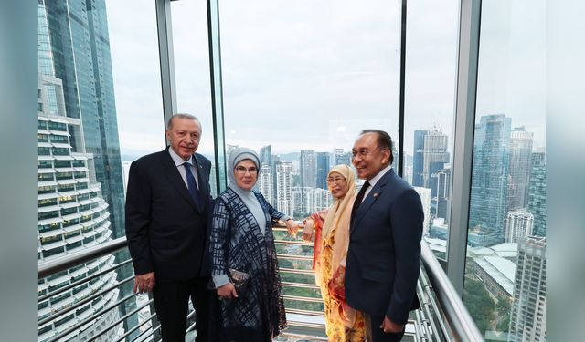 Cumhurbaşkanı Erdoğan ve Emine Erdoğan, Petronas İkiz Kuleleri'nde