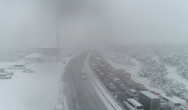 Arnavutköy'de Kar Yağışı Etkisini Gösterdi