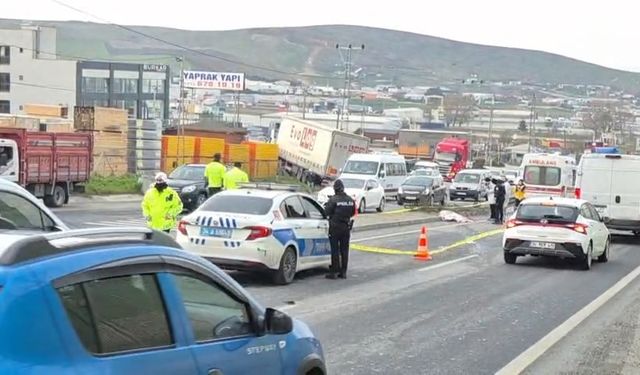 Büyükçekmece'de TIR Kazası: Sürücü Hayatını Kaybetti