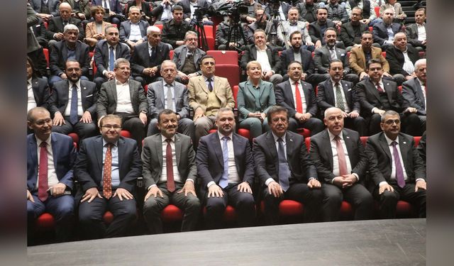 Karahan, Denizli'de İş Dünyası Temsilcileriyle Bir Araya Geldi