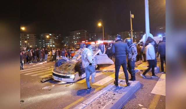 Diyarbakır'da Trafik Kazası: 4 Kişi Yaralandı