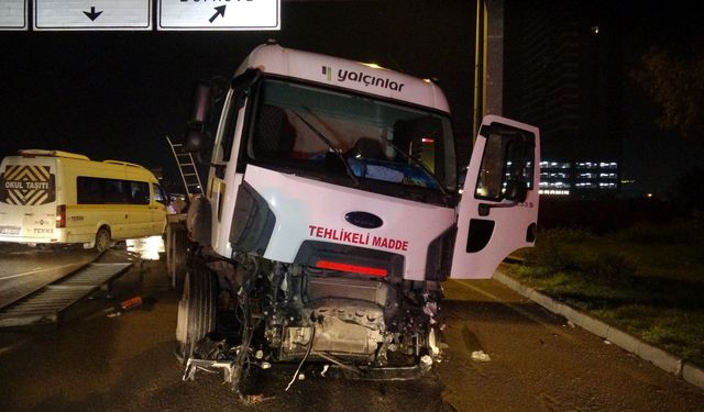 Tanker Taksiye Çarptı, Bir Kişi Yaralandı