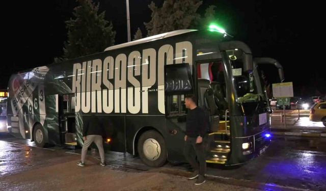 Bursaspor Taraftarları Takımını Havaalanında Coşkuyla Karşıladı