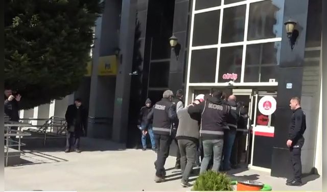 Çorum'da Yasa Dışı Silah Ticareti Operasyonu: 16 Kişi Tutuklandı