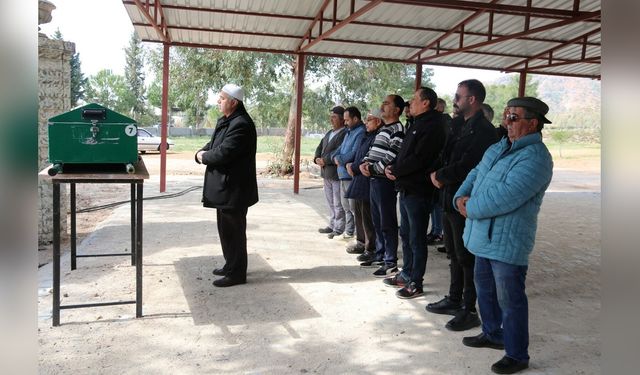 19 Yıl Sonra Öldürüldüğü Belirlenen Kişinin Kemikleri Gömüldü