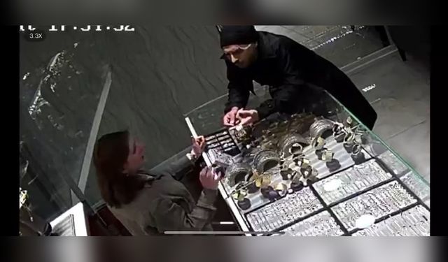 Esenyurt'ta Müşteri Kılığıyla Kuyumcudan 560 Bin Liralık Bilezik Hırsızlığı