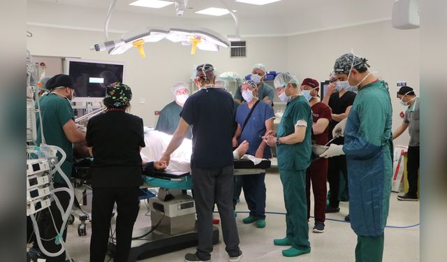 Kolorektal Kanser Belirtileri Kusma, Kanama ve Karın Şişliğine Dikkat Çekiyor