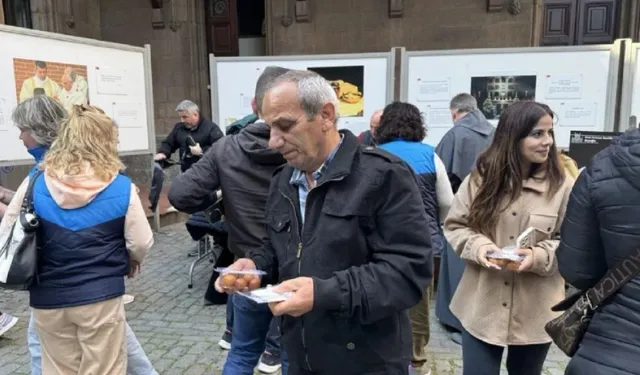 İstanbul'da Papa için lokma dağıttılar!