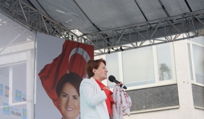 Meral Akşener “Anadolu’da tülbent devrimi oluyor”