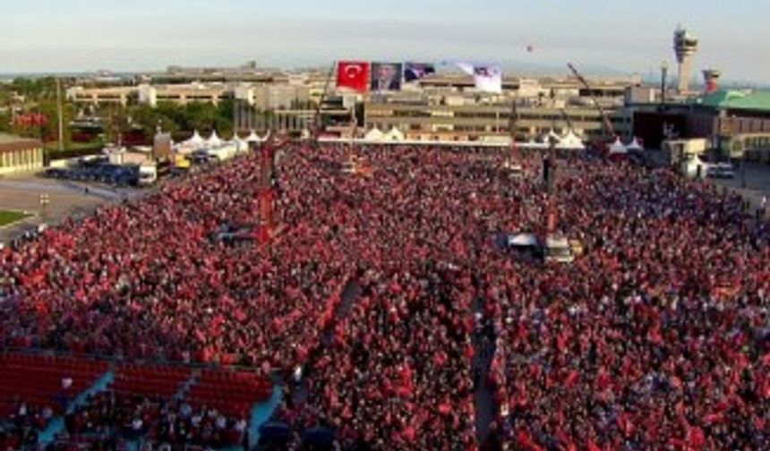 Atatürk Havalimanı’ndaki yoğunluk havadan görüntülendi