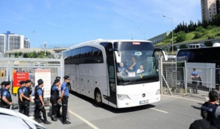 Başakşehir taraftarı stada ulaştı