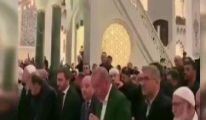 Cumhurbaşkanı Erdoğan Çamlıca Camii’nde kandil programına katıldı