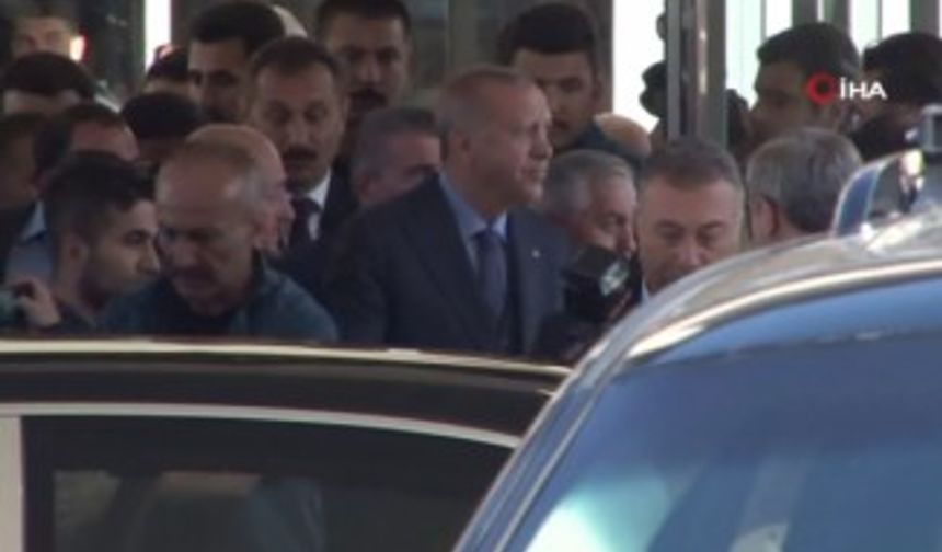 Cumhurbaşkanı Erdoğan, Eyüpsultan Belediyesini ziyaret etti