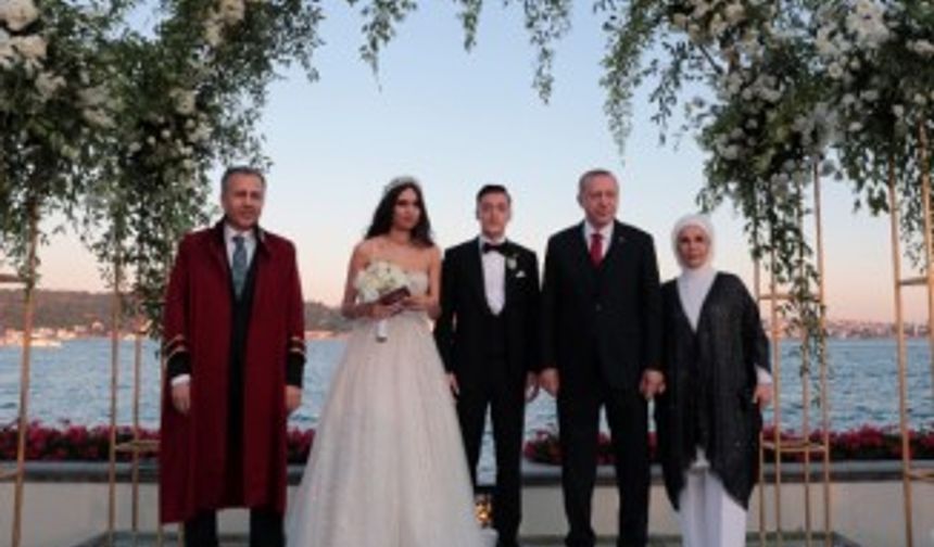 Cumhurbaşkanı Erdoğan, Mesut Özil’in nikah şahidi oldu