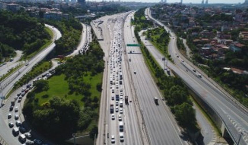 FSM Köprüsü’nde onarım yoğunluğu, trafik durma noktasına geldi