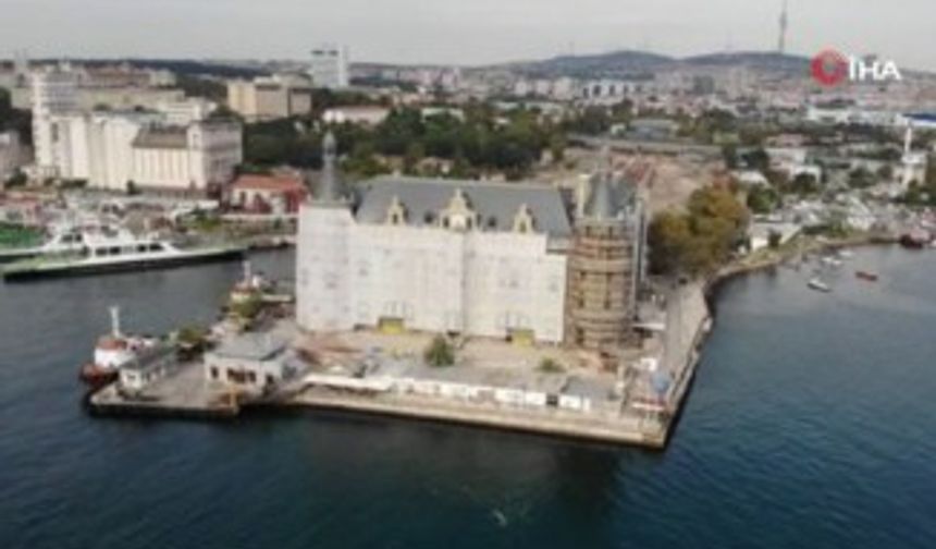 Haydarpaşa Garı’nın simgesi olan saat yerine monte edildi