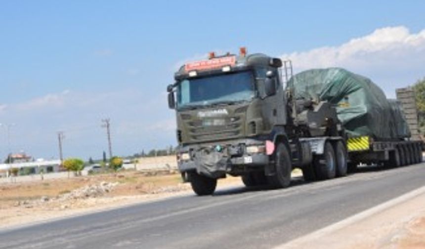 İdlib sınırına askeri sevkiyat sürüyor